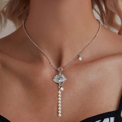 Mermaid Shell Throne Necklace